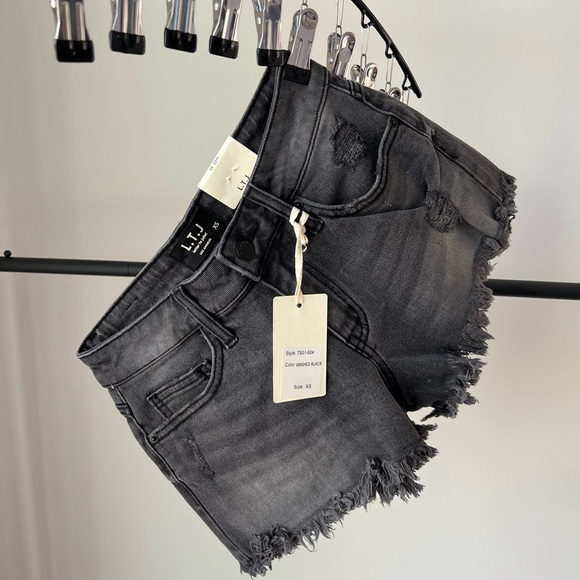 NWT Letter to Juliet Black Wash Denim Jean Short XS - Picture 13 of 13